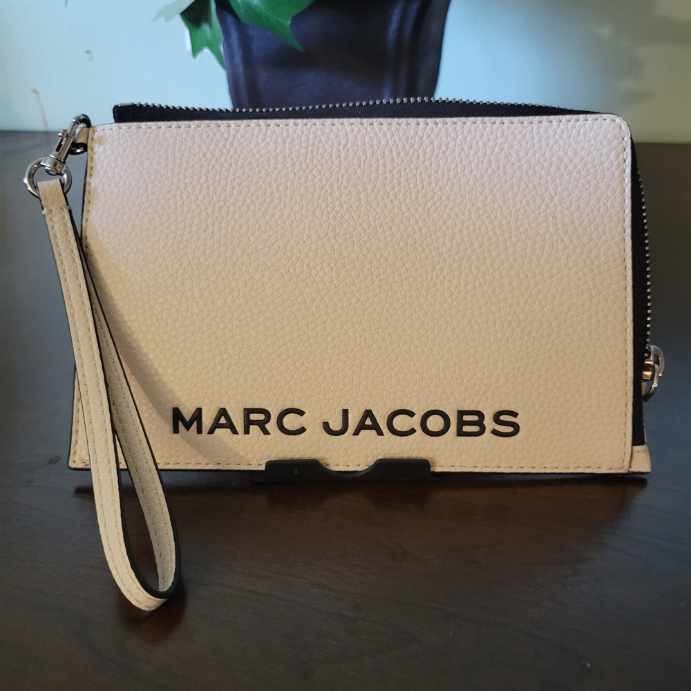 Marc Jacobs Cream Wristlet